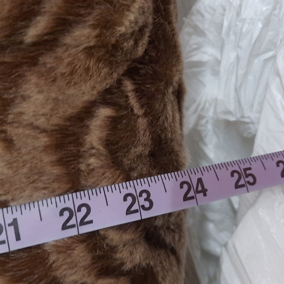 NWT AUTHENTIC BOMBAY & CO SEXY BROWN ZEBRA FAUX FUR LARGE FLOOR CUSHION MASSIVE! - Picture 3 of 7